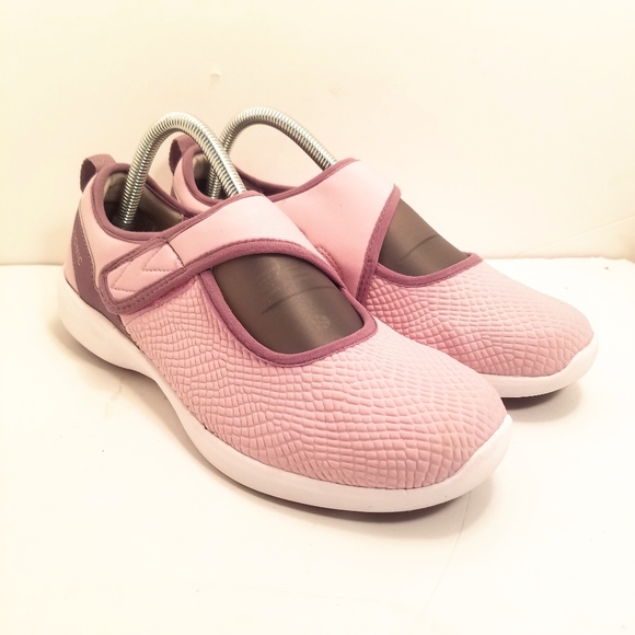 vionic sonnet slip on sneaker